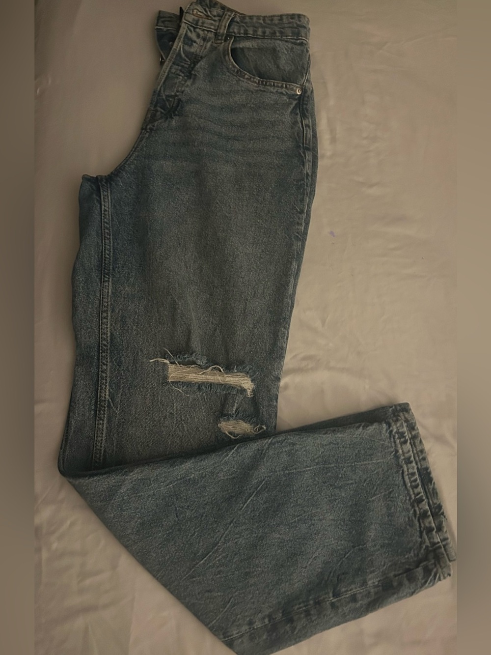 H&M Divided Distressed Straight Leg Button Fly Jeans Size 6